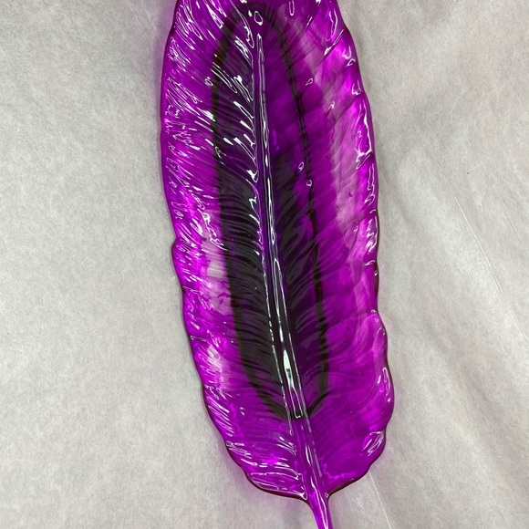 Purple Feather Dish - Picture 1 of 2